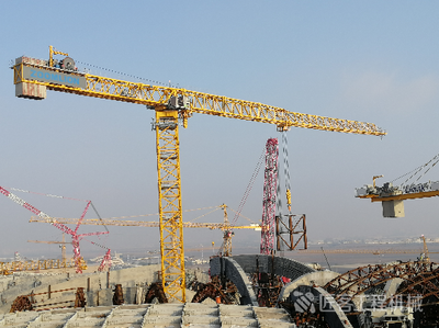 中聯重科超大噸位塔機揚帆出海，中國制造再創科威特施工新紀錄